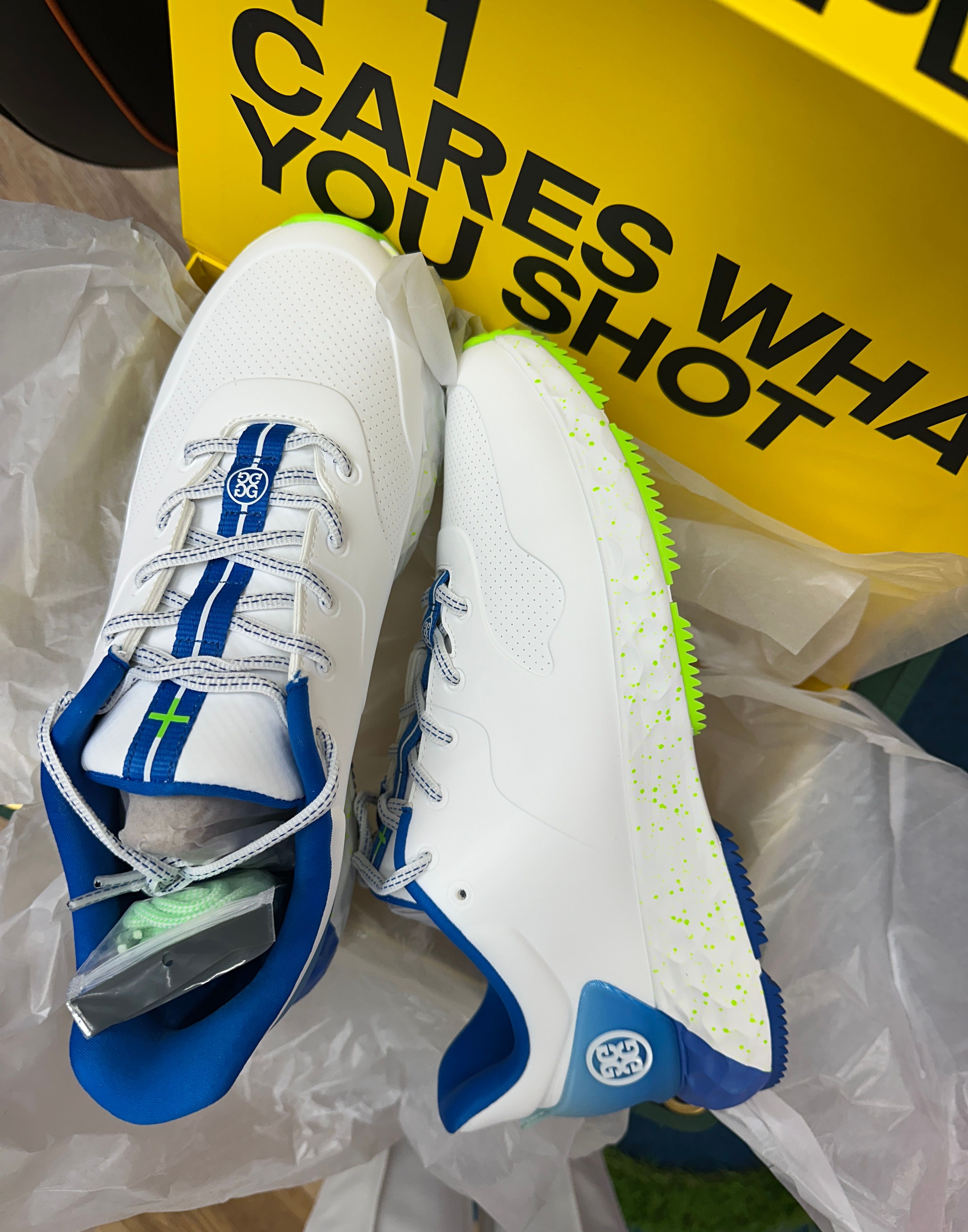 G/FORE MG4+ GOLF SHOES - SNOW/ACID LIME