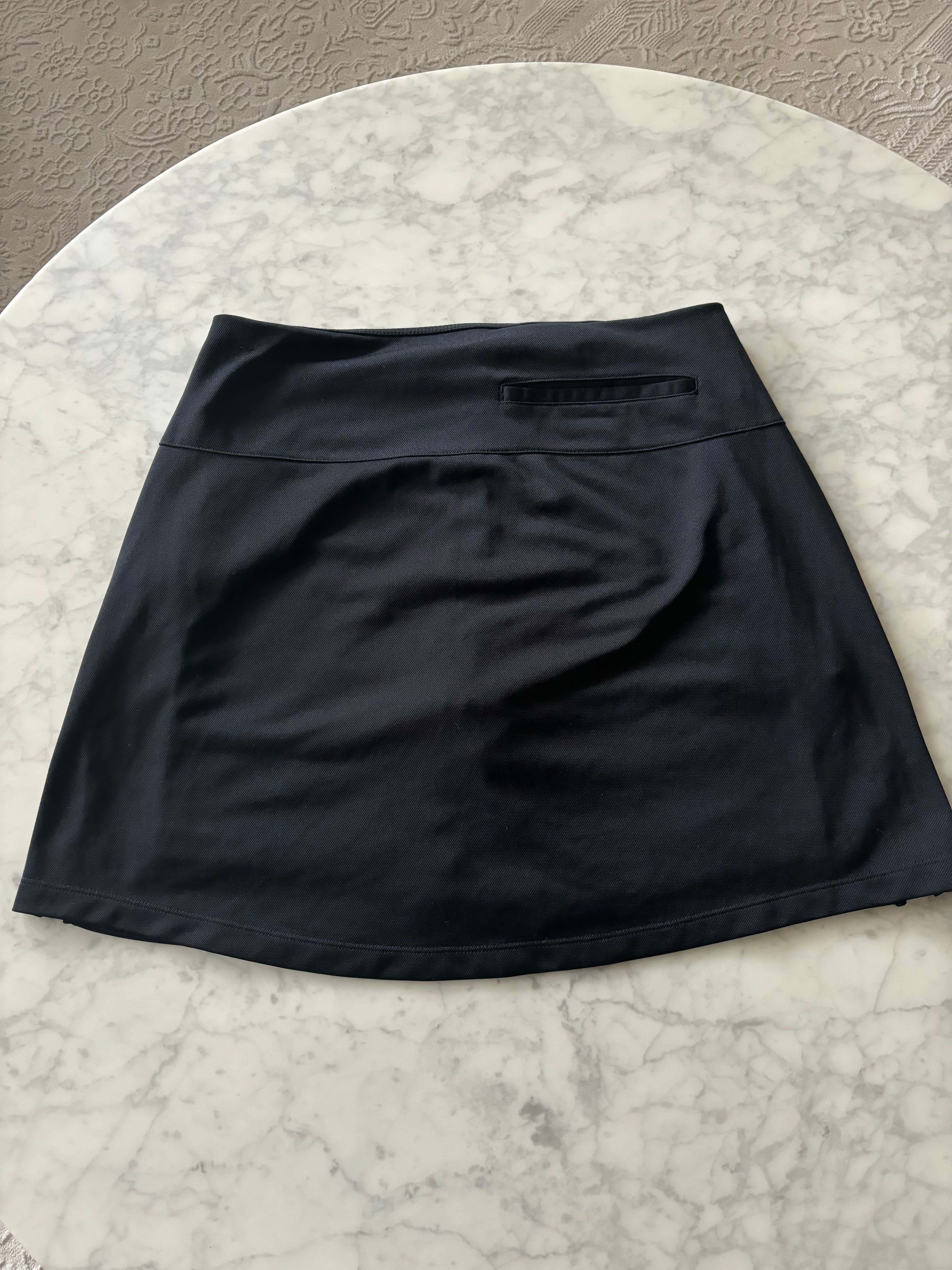 Medium women’s Nike black skirt